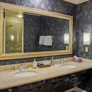2100 Sqft Penthouse W/ Strip Views! Pool Gym Las Vegas